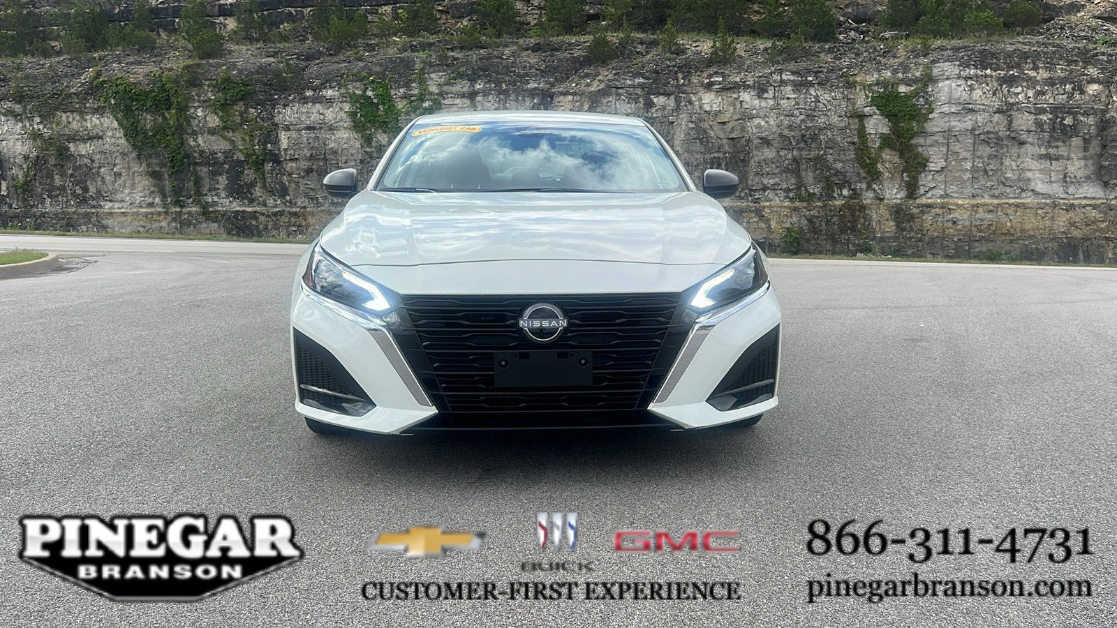 2025 Nissan Altima — side profile view
